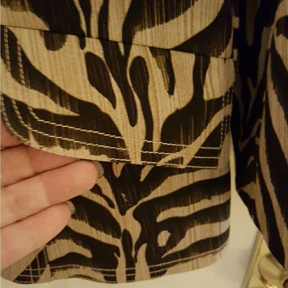 ๐๐CAMEL & BLACK ZEBRA PRINTโJACKET๐๐ - Picture 5 of 7